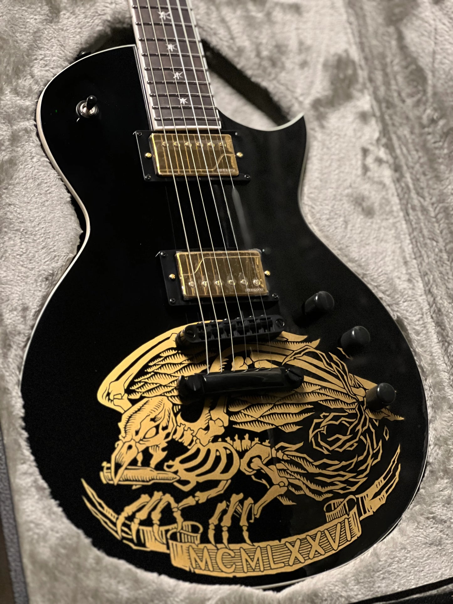 Đàn Guitar Điện ESP Will Adler Warbird Distressed, Distressed Black w/ Warbird Graphic
