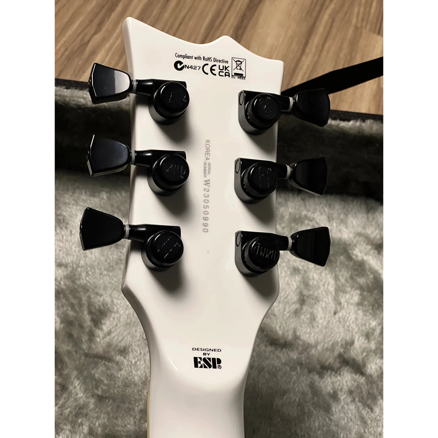 Đàn Guitar Điện ESP LTD Iron Cross James Hetfield Signature, Snow White
