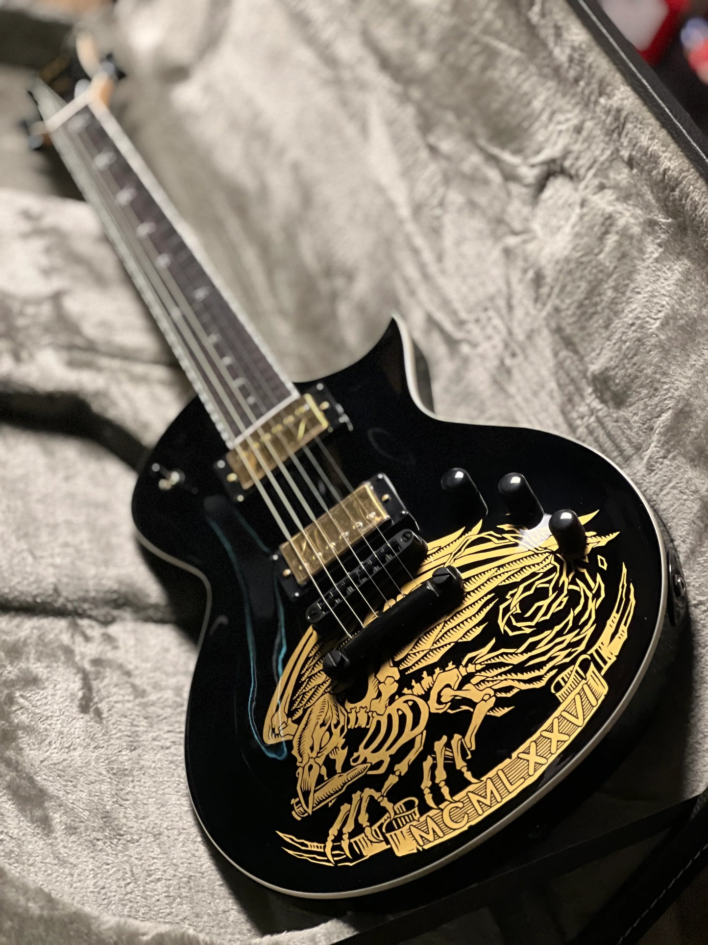 Đàn Guitar Điện ESP Will Adler Warbird Distressed, Distressed Black w/ Warbird Graphic