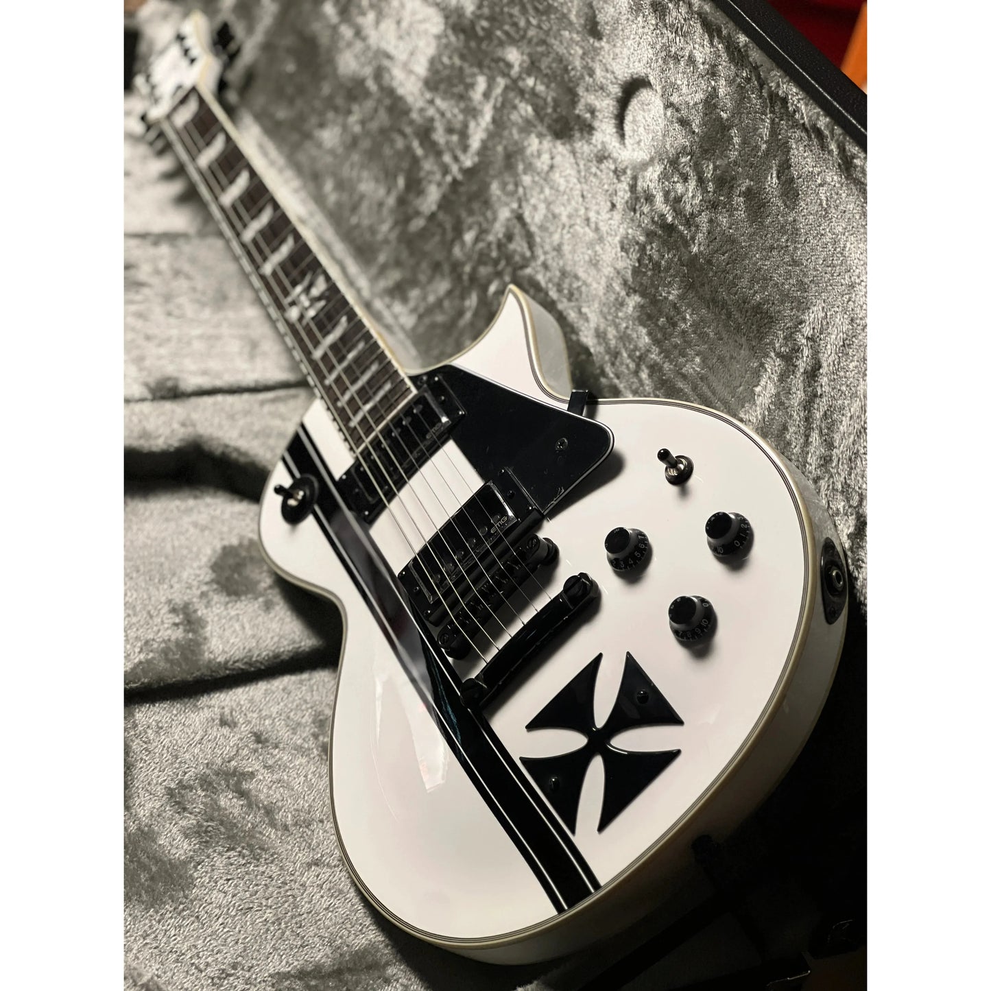 Đàn Guitar Điện ESP LTD Iron Cross James Hetfield Signature, Snow White