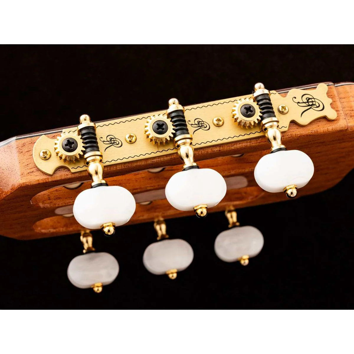 Đàn Guitar Classic Jose Ramirez Estudio 140 CWE Spruce