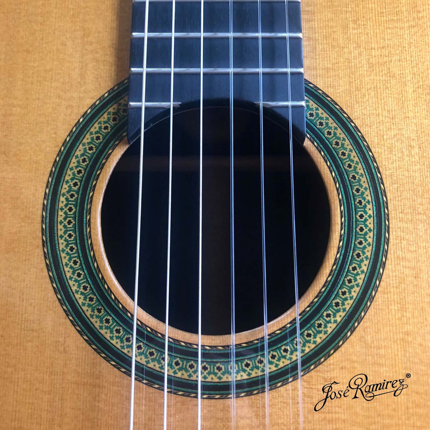 Đàn Guitar Classic Jose Ramirez Segovia 1A Cedar