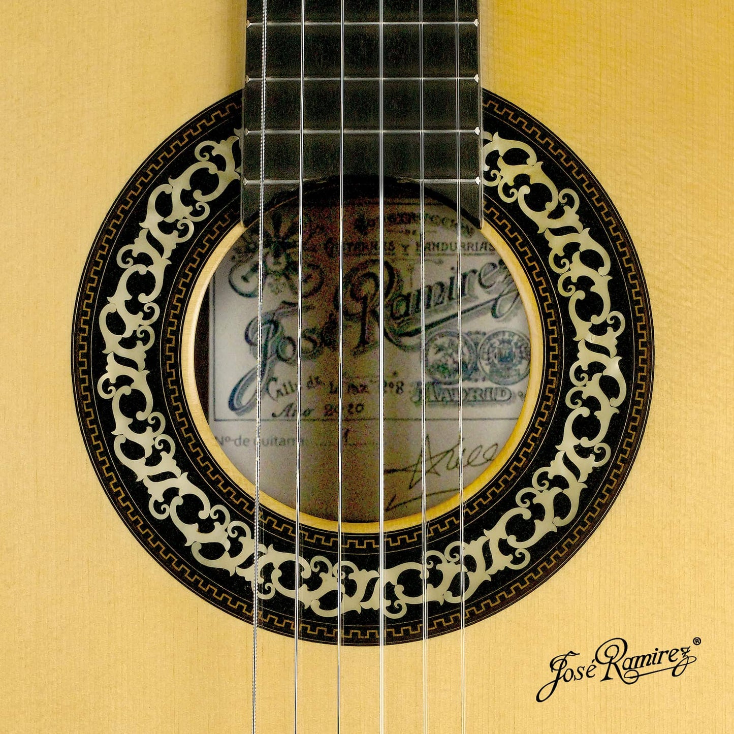 Đàn Guitar Classic Jose Ramirez Mangore 1A Cocobolo - Spruce